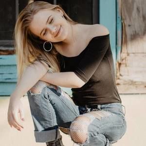 Meet your Posher, Molly